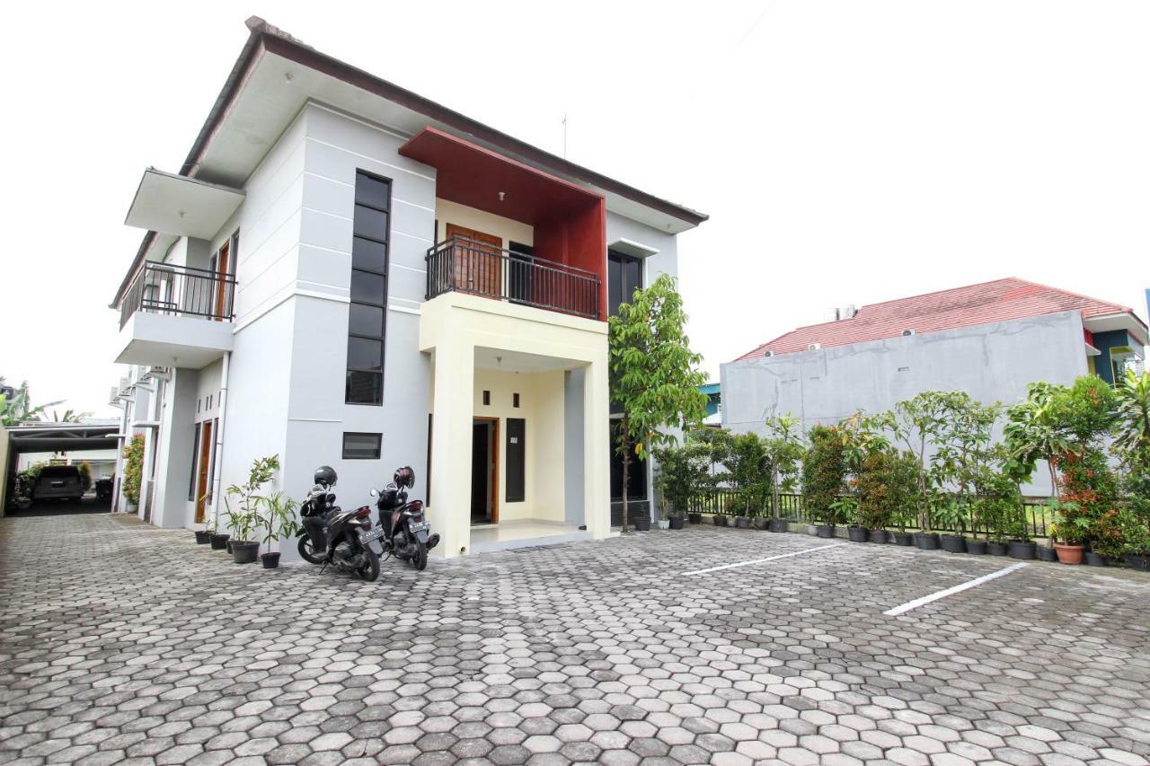 Reddoorz Near Rumah Sakit Condong Catur Maguwo Exterior foto
